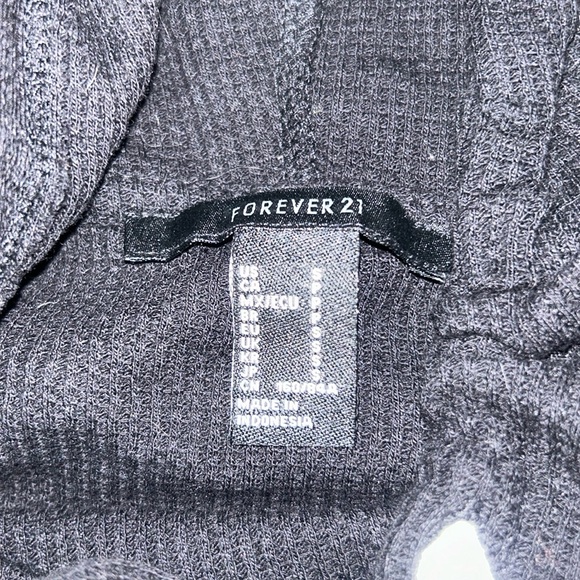 Cropped Sweater - Picture 2 of 5